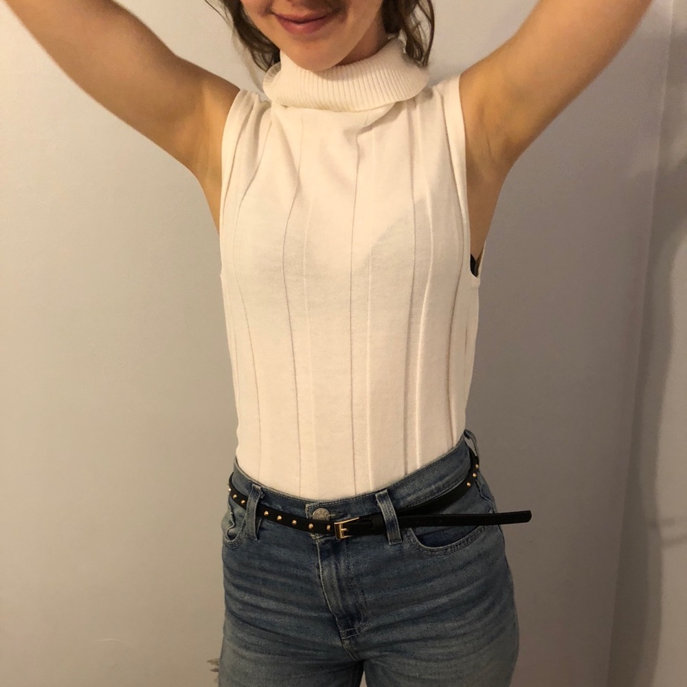 90s white tank